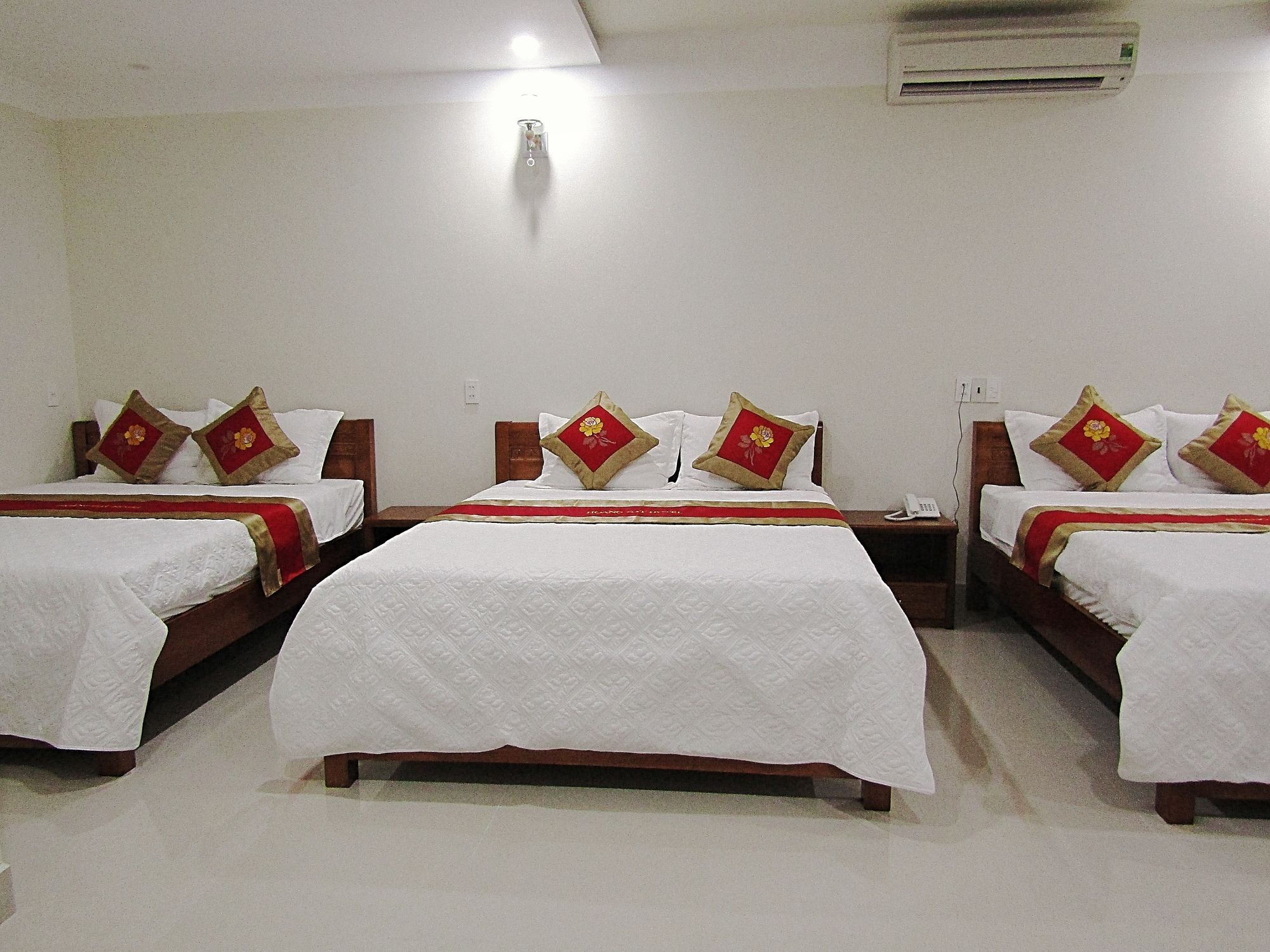 Hoang Dat Hotel Dong Hoi Exterior photo